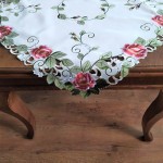 Serweta 85x85 w kolorze kremowym z różami