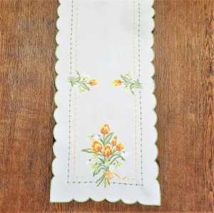 Bieżnik 40x140 w kolorze jasnokremowym z wyhaftowanymi tulipanami