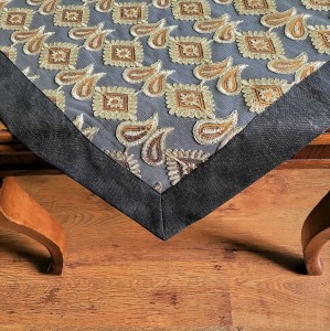 Serweta 85x85 w kolorze czarnym z cekinami