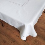 Obrus 150x220 w kolorze białym z mereżką