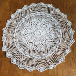 Serweta szydełkowa o średnicy 85 cm w kolorze białym