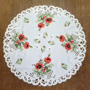 Serweta o średnicy 85 cm w kolorze białym z wyhaftowanymi czerwonymi makami