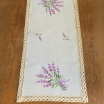 Bieżnik 60x120 w kolorze beżowym z wyhaftowaną lawendą