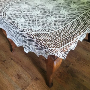 Obrus szydełkowy 130x180 w kolorze białym „Klara"