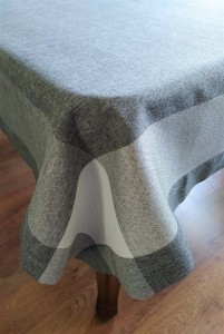 Obrus 130x180 w kolorze grafitowym z paskami