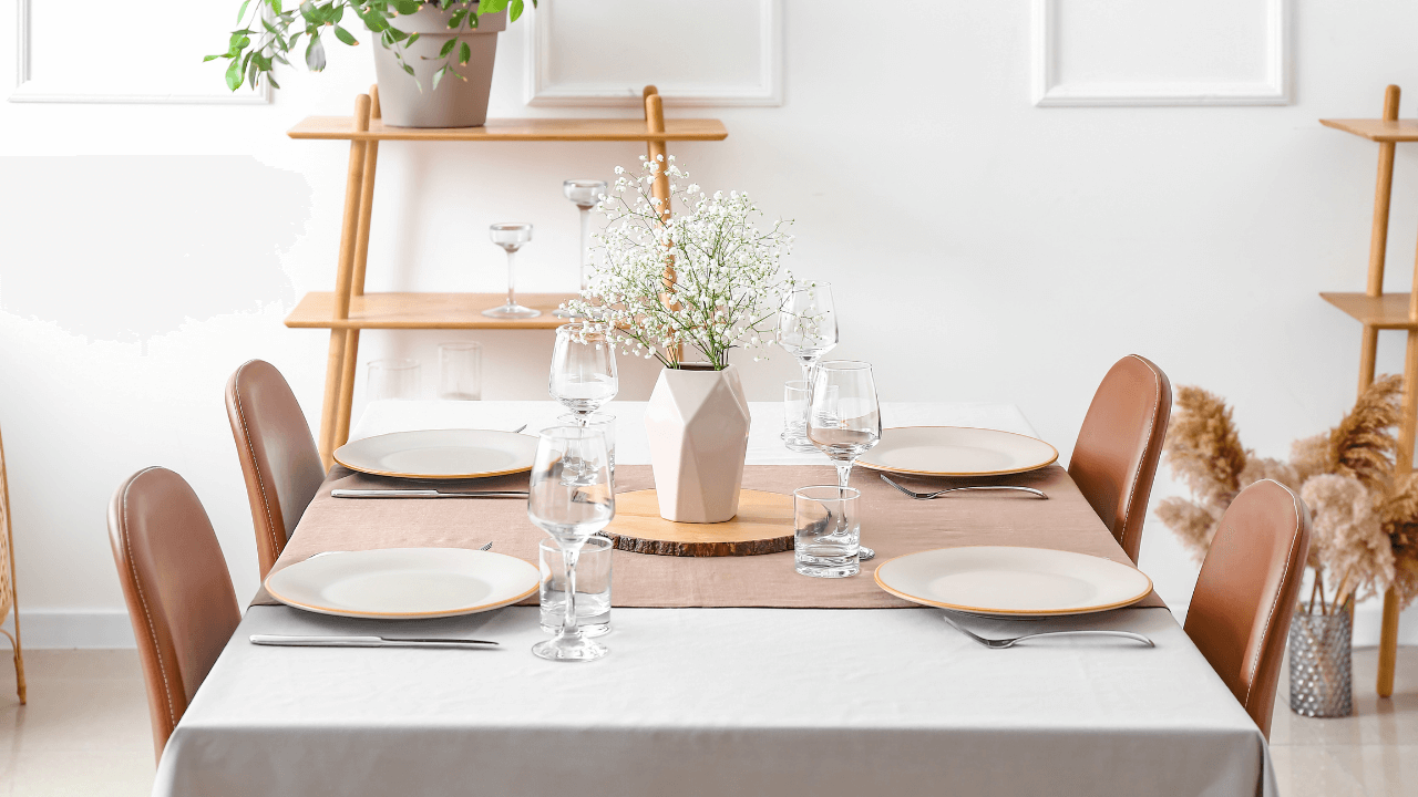 Co wybrać na stół do jadalni? - Bieżnik, obrus czy serwetę?